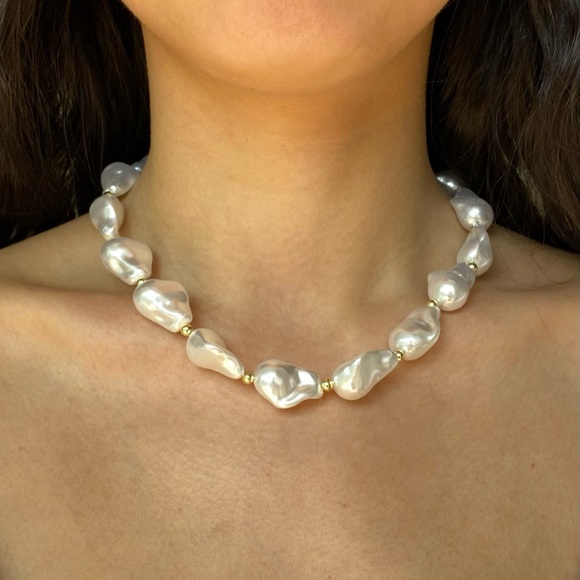Gold Baroque Pearl Necklace - Picture 3 of 3